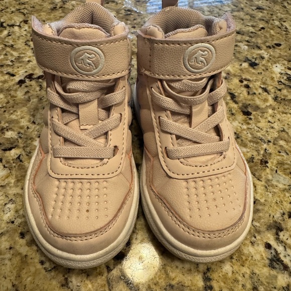 AND1 girls Kids Pink Sneakers size 5 high top - Picture 1 of 5